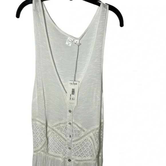 KOY RESORT WHITE SM, crochet ,button front beach cover, deep V-neck - Picture 4 of 13